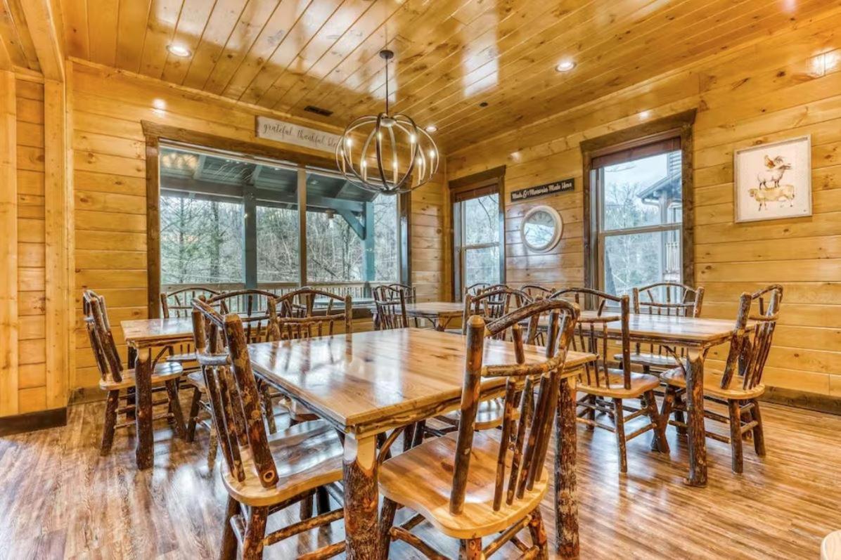 The Great Dogwood Manor By Stony Brook Cabins Gatlinburg Bagian luar foto