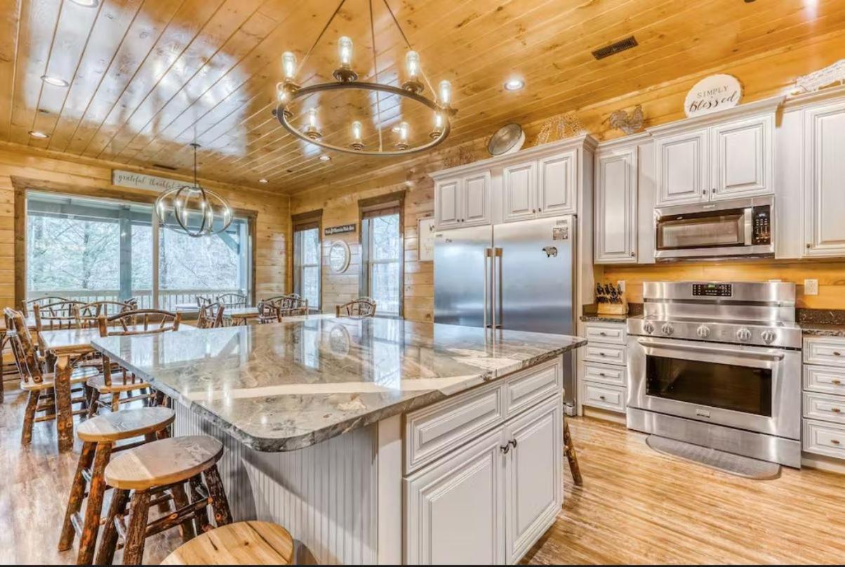 The Great Dogwood Manor By Stony Brook Cabins Gatlinburg Bagian luar foto