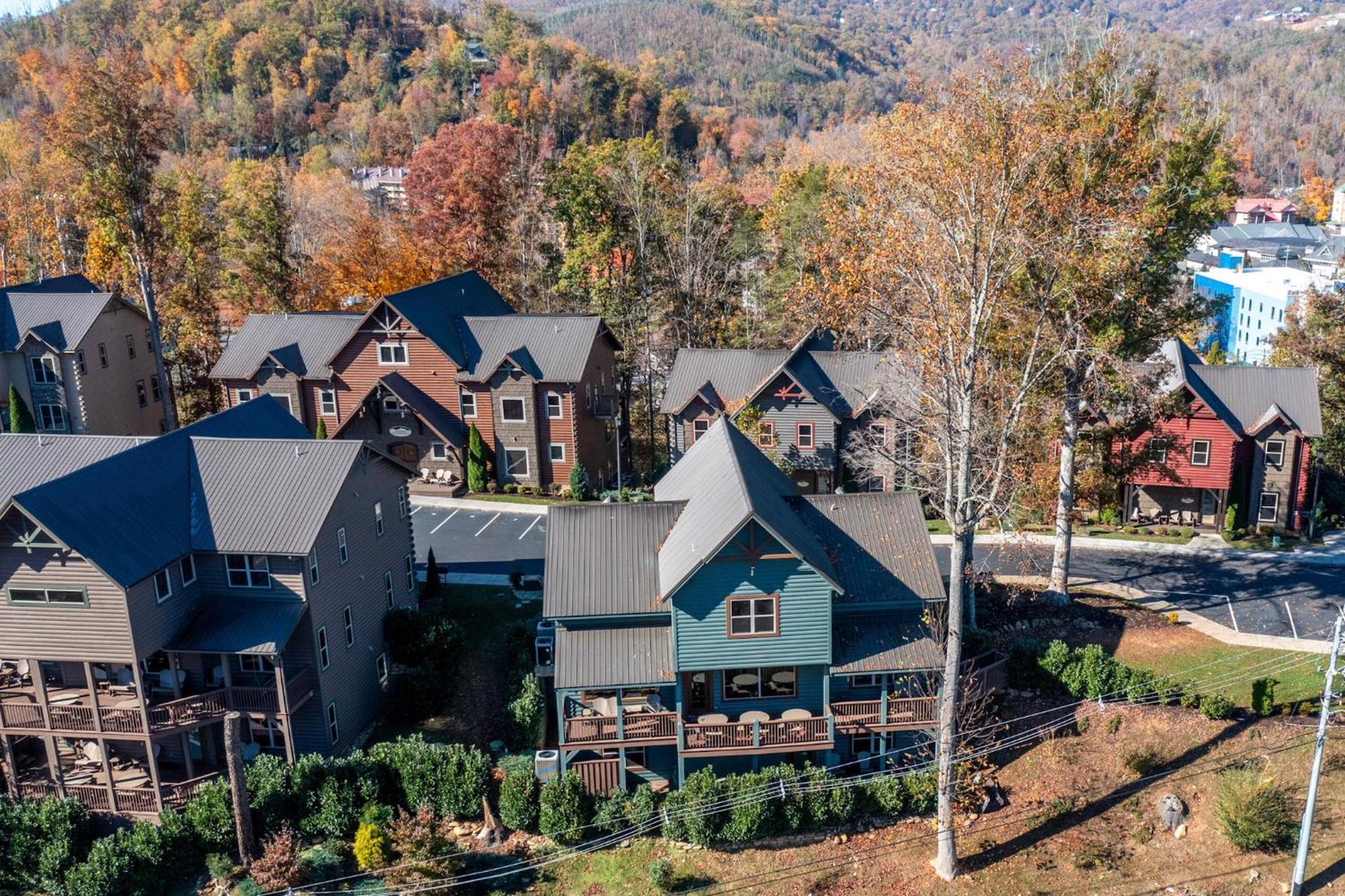 The Great Dogwood Manor By Stony Brook Cabins Gatlinburg Bagian luar foto