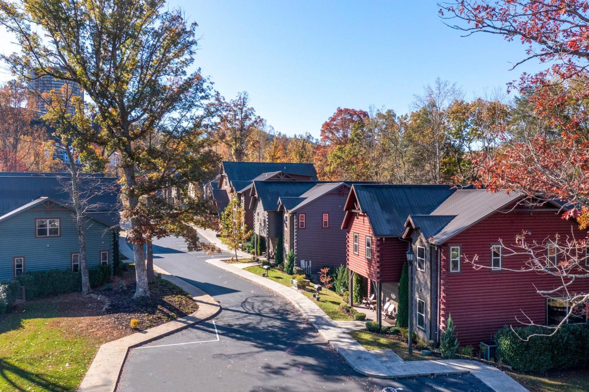 The Great Dogwood Manor By Stony Brook Cabins Gatlinburg Bagian luar foto